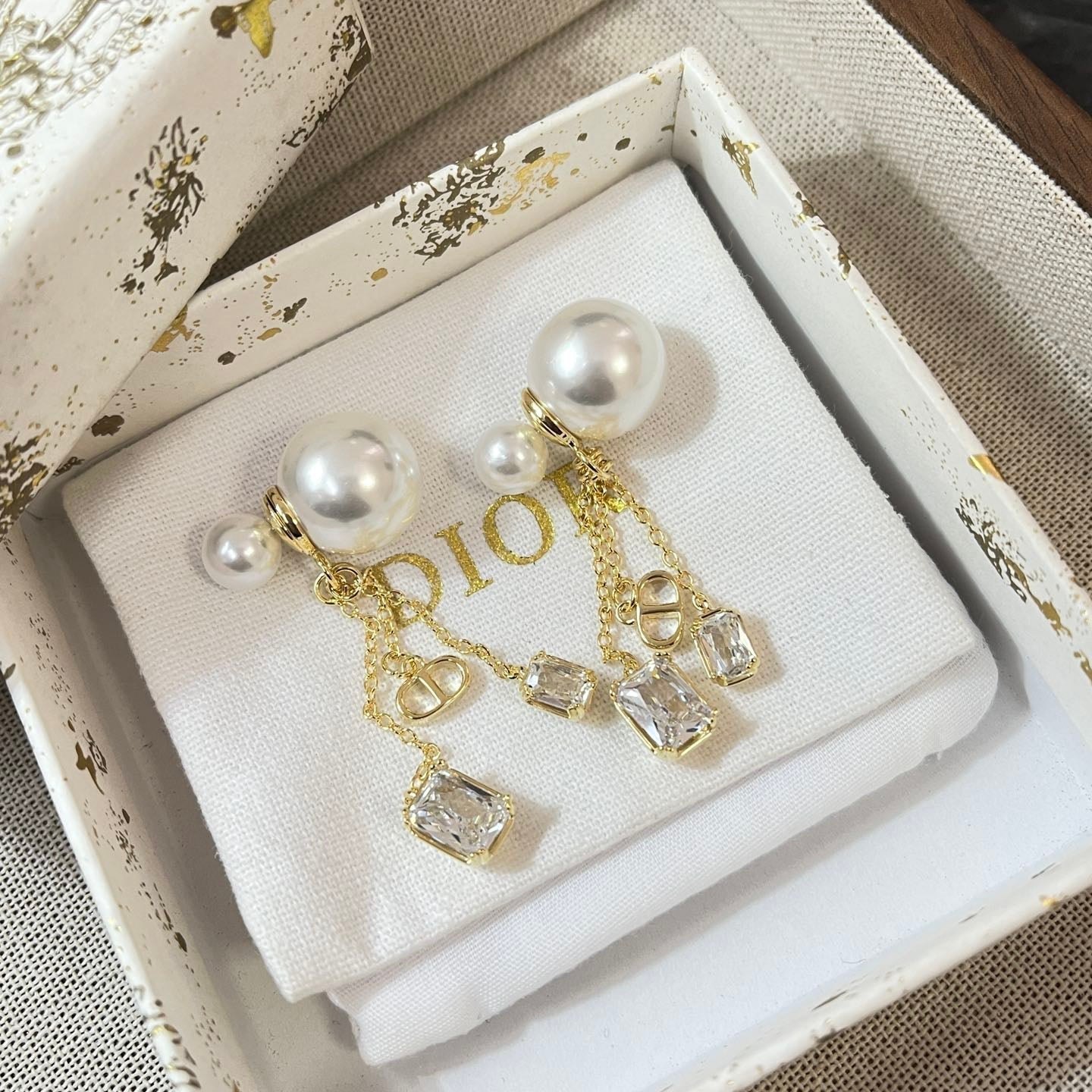 Boucles d'oreilles pendantes Perle et Cristaux Argentés