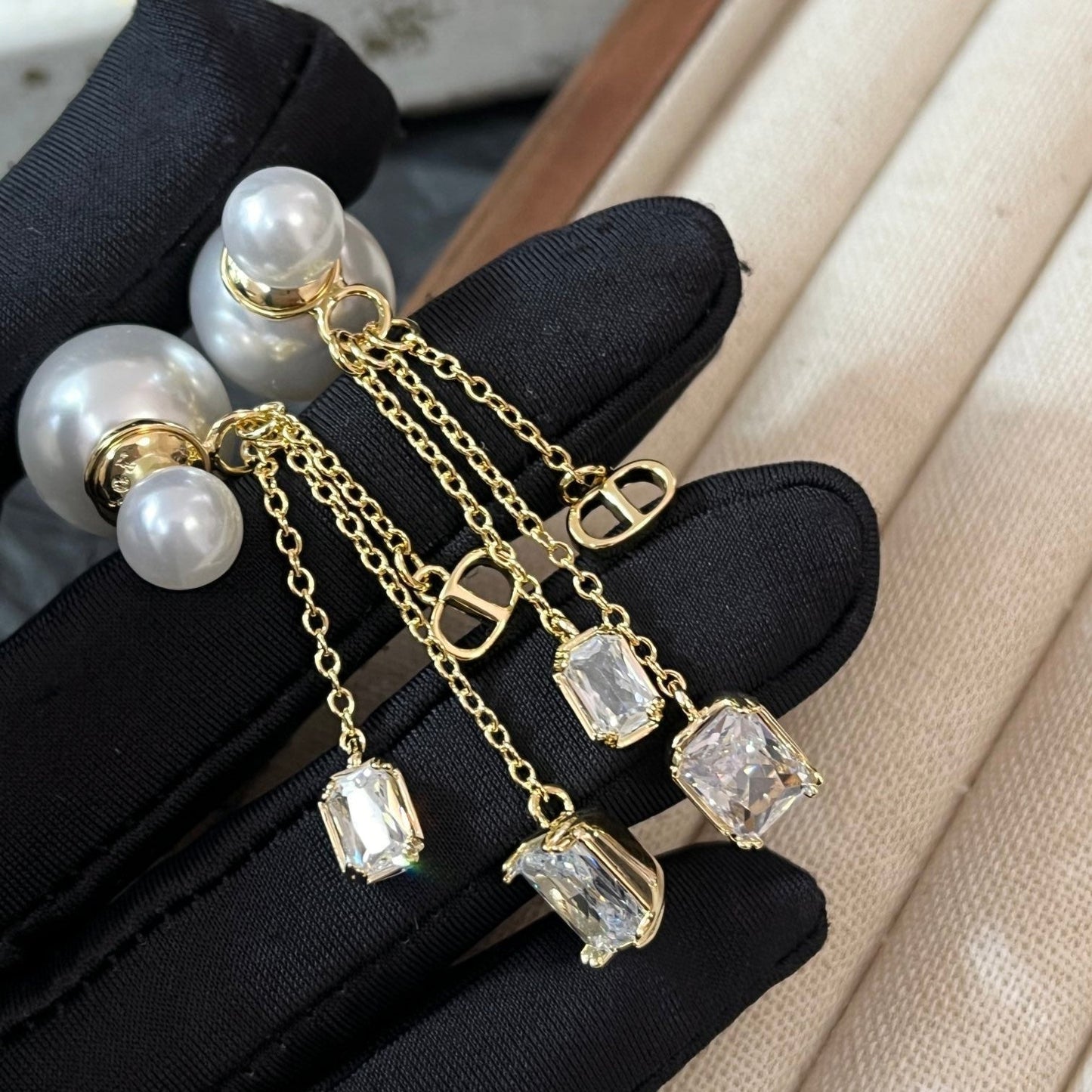 Boucles d'oreilles pendantes Perle et Cristaux Argentés