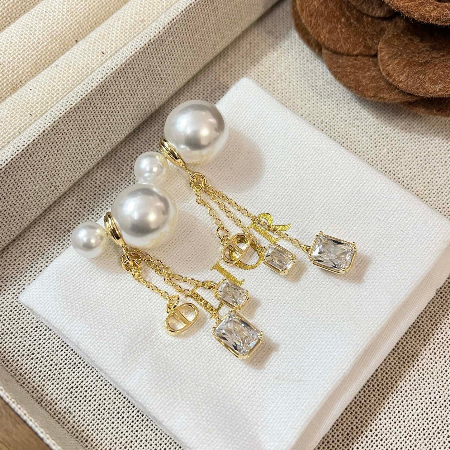 Boucles d'oreilles pendantes Perle et Cristaux Argentés