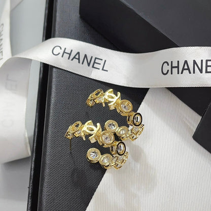 Boucles d'oreilles créoles élégantes en diamant