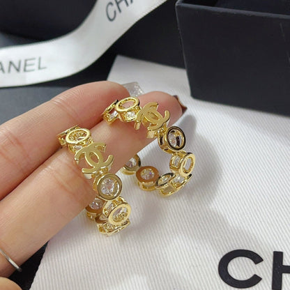 Boucles d'oreilles créoles élégantes en diamant