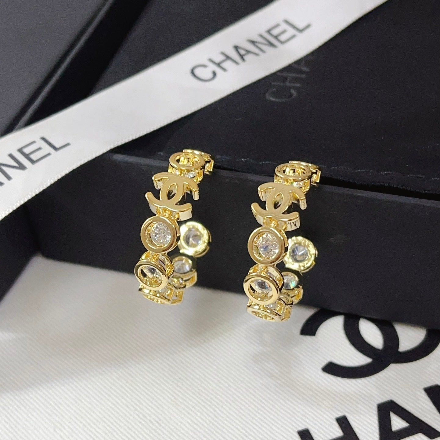 Boucles d'oreilles créoles élégantes en diamant