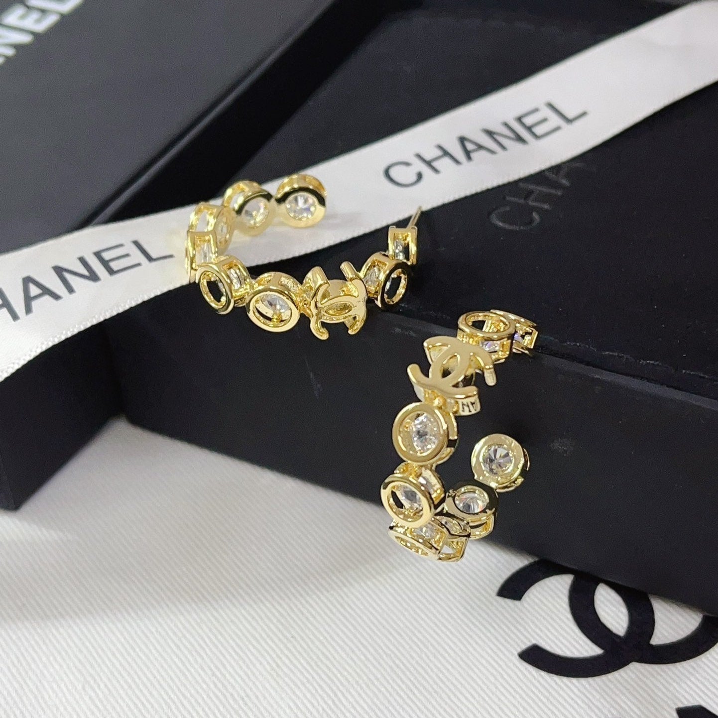 Boucles d'oreilles créoles élégantes en diamant