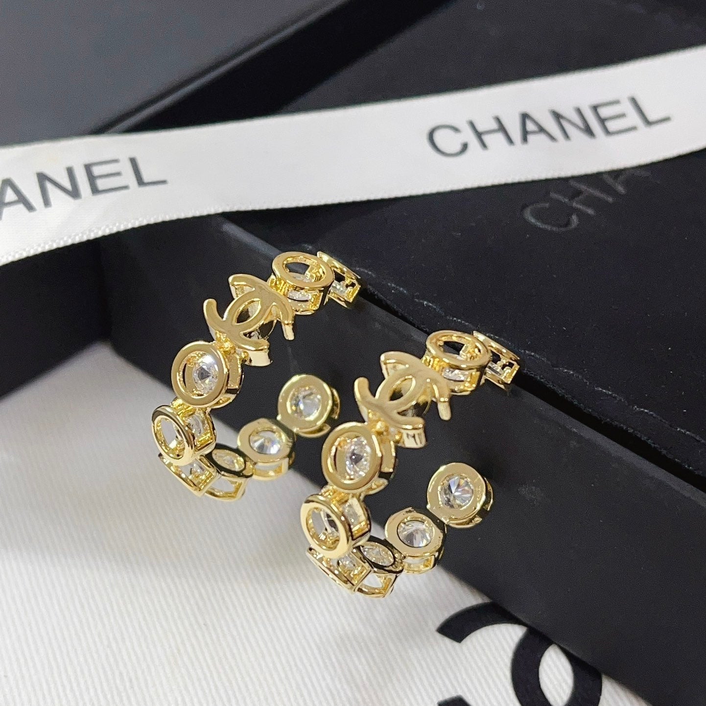 Boucles d'oreilles créoles élégantes en diamant