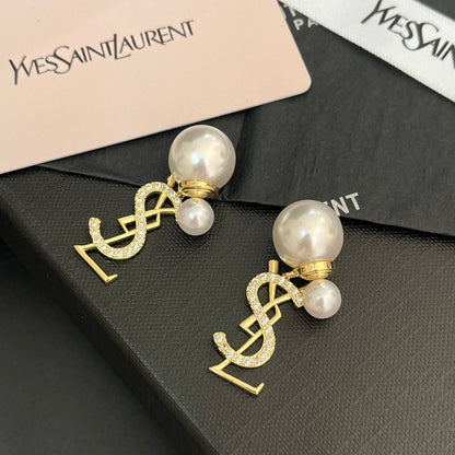 Boucles d'oreilles pendantes élégantes en métal et perles