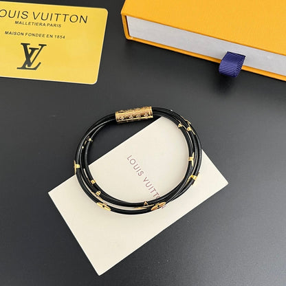 Bracelet unisexe en acier titane avec motif floral en relief, à la mode