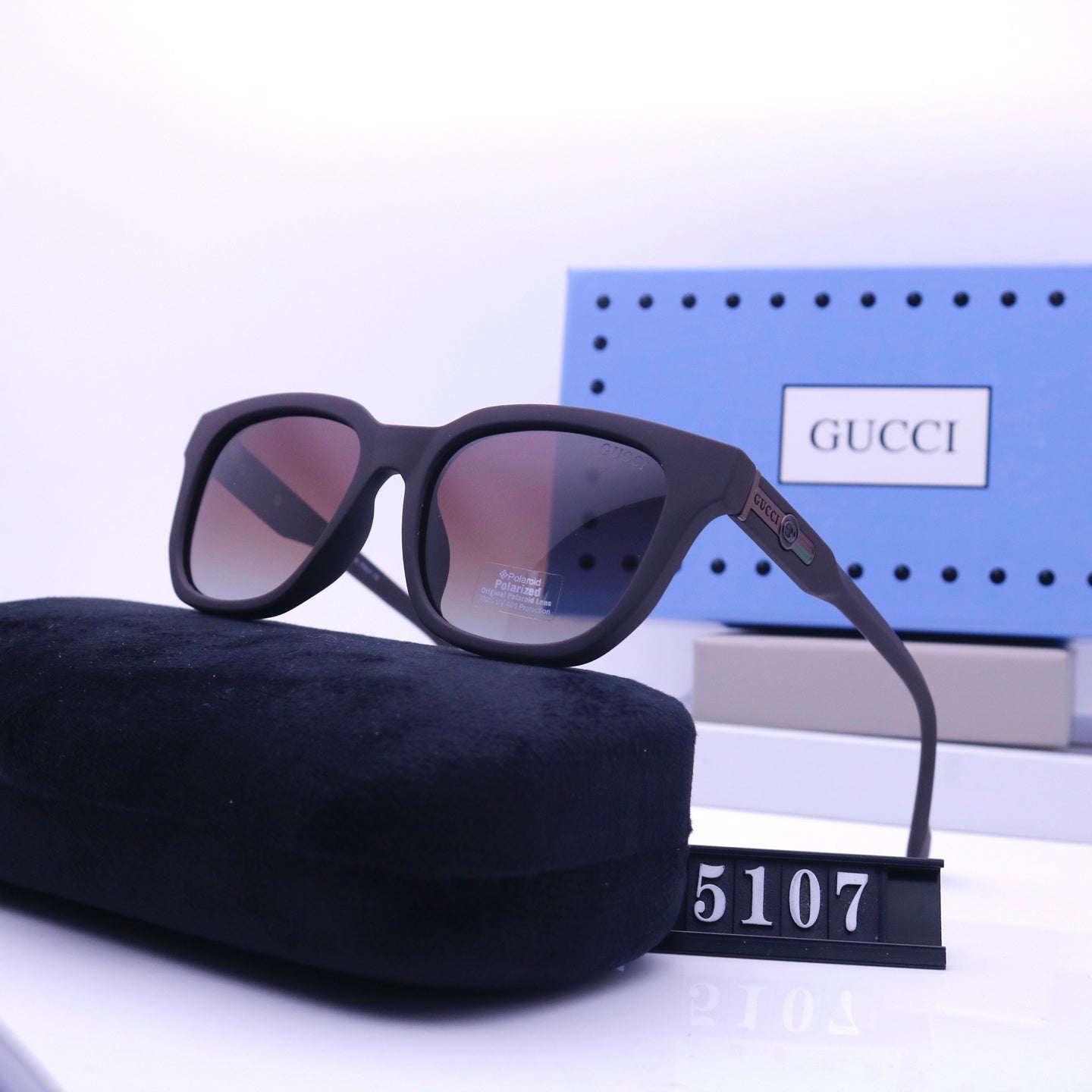 Lunettes de soleil vintage carrées et rectangulaires en caoutchouc