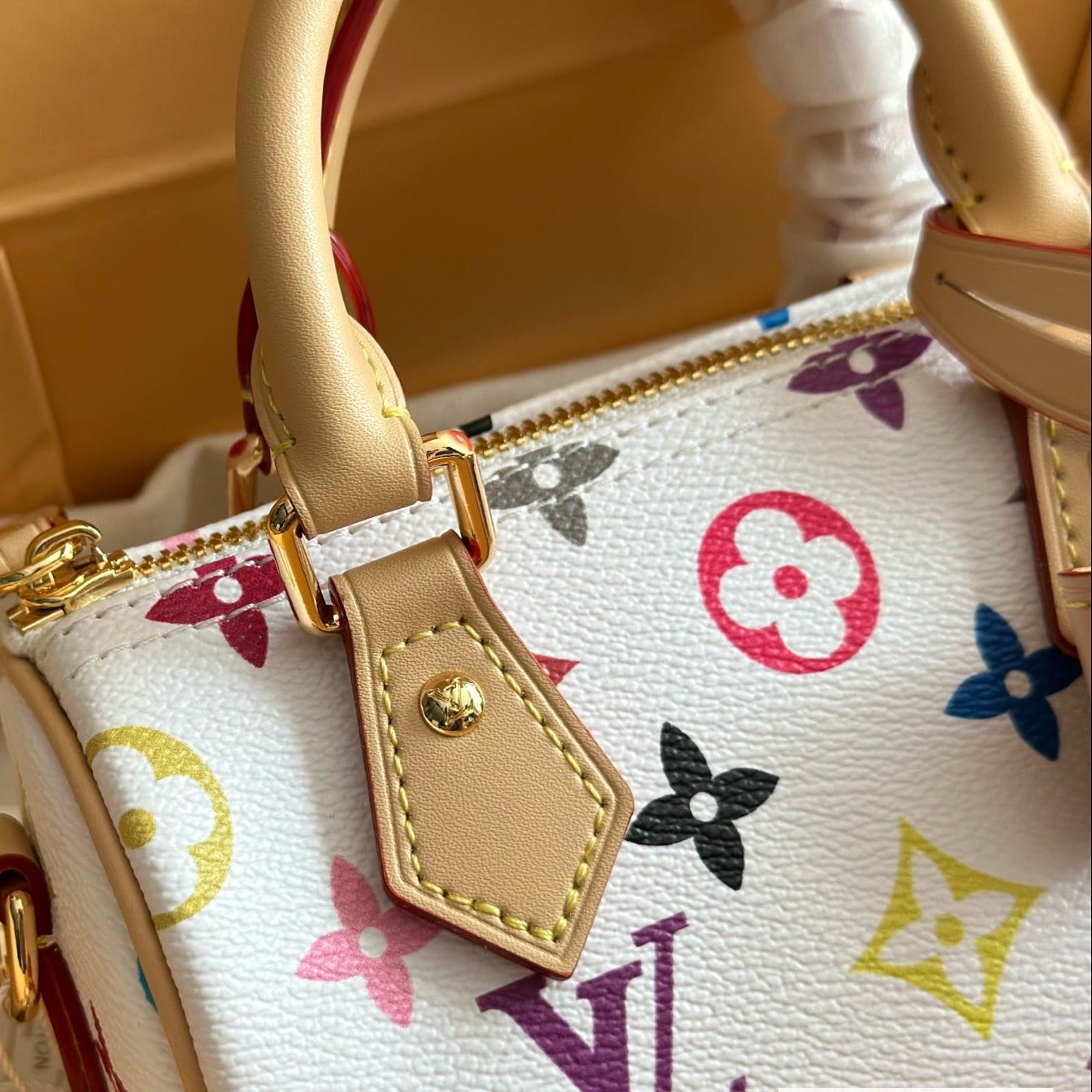 Sac blanc à nœud, gaufré et coloré