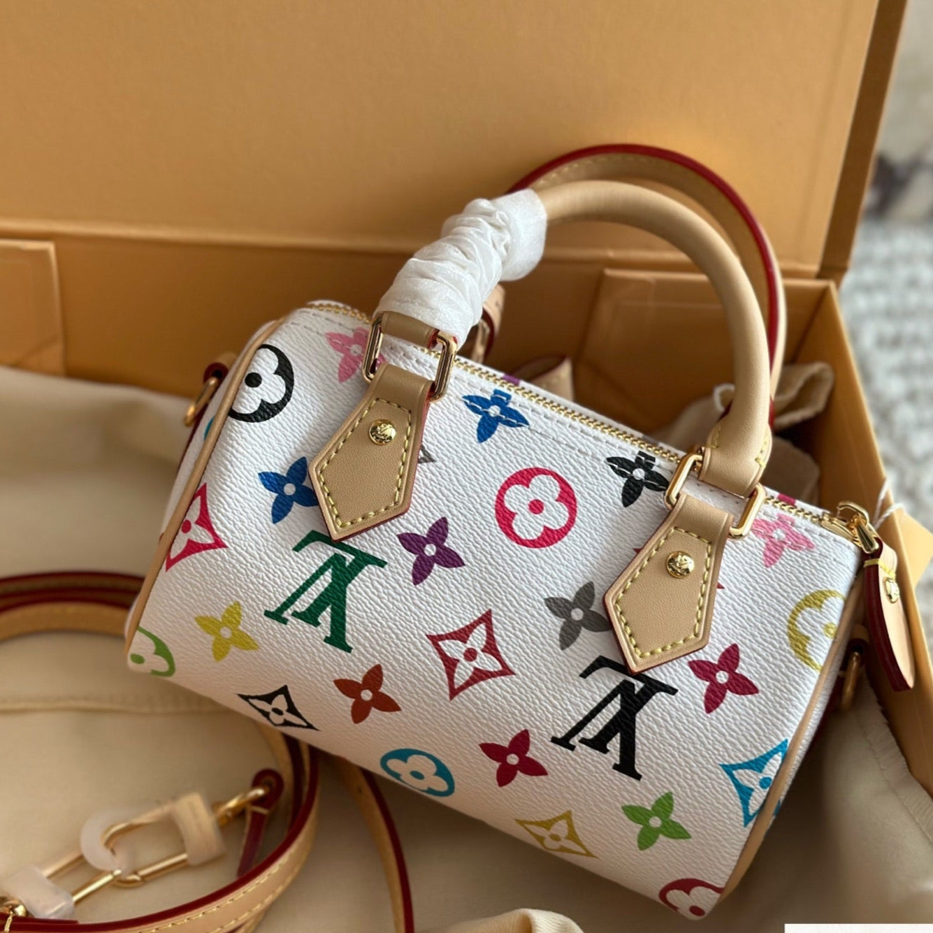 Sac blanc à nœud, gaufré et coloré
