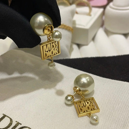Nouvelles boucles d'oreilles en perles avec lettre tendance