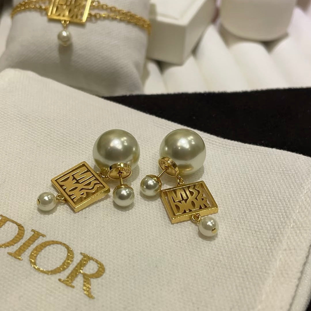 Nouvelles boucles d'oreilles en perles avec lettre tendance