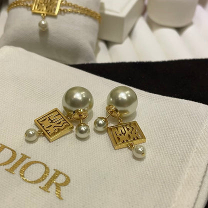 Nouvelles boucles d'oreilles en perles avec lettre tendance