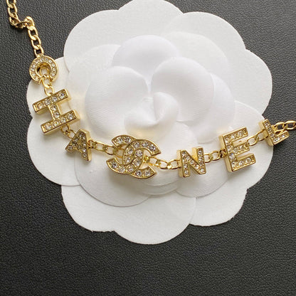 Collier pendentif lettre simple et tendance