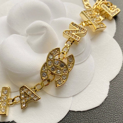 Collier pendentif lettre simple et tendance