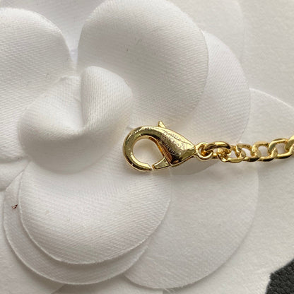 Collier pendentif lettre simple et tendance