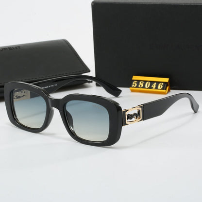 Lunettes de soleil rétro noires gravées du logo