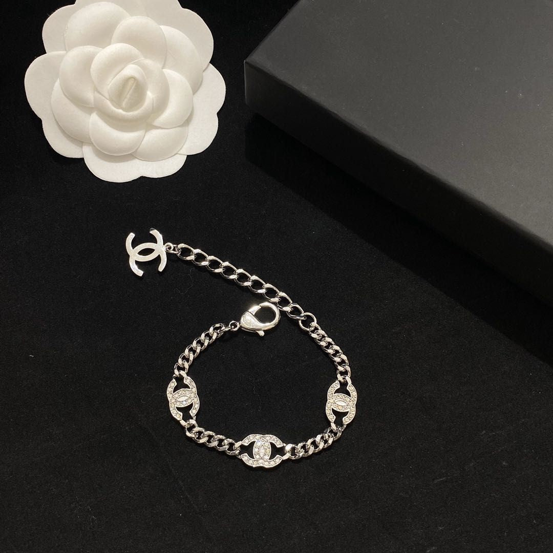 Bracelet et Collier Logo Diamant de Mode