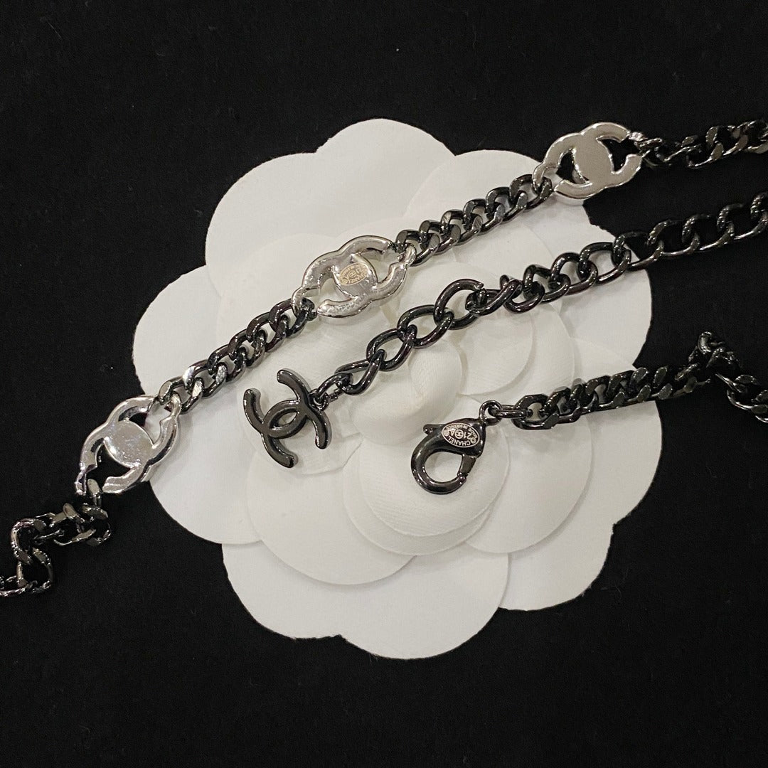 Bracelet et Collier Logo Diamant de Mode