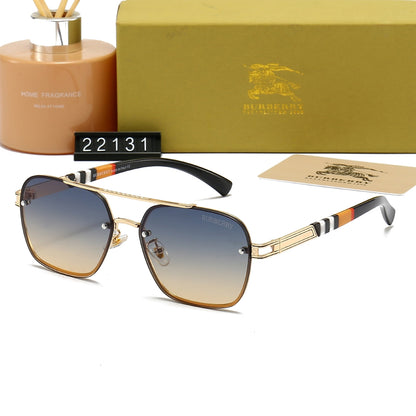 Gafas de sol con montura metálica a cuadros