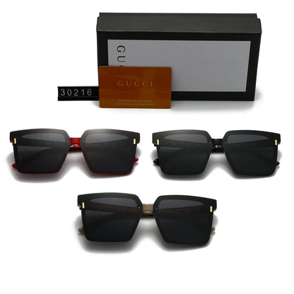 Lunettes de soleil de vacances à monture carrée