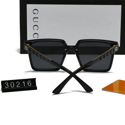 Lunettes de soleil de vacances à monture carrée