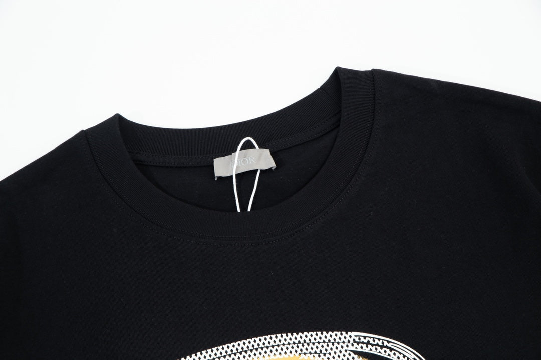 T-shirt à imprimé jet d'encre graffiti