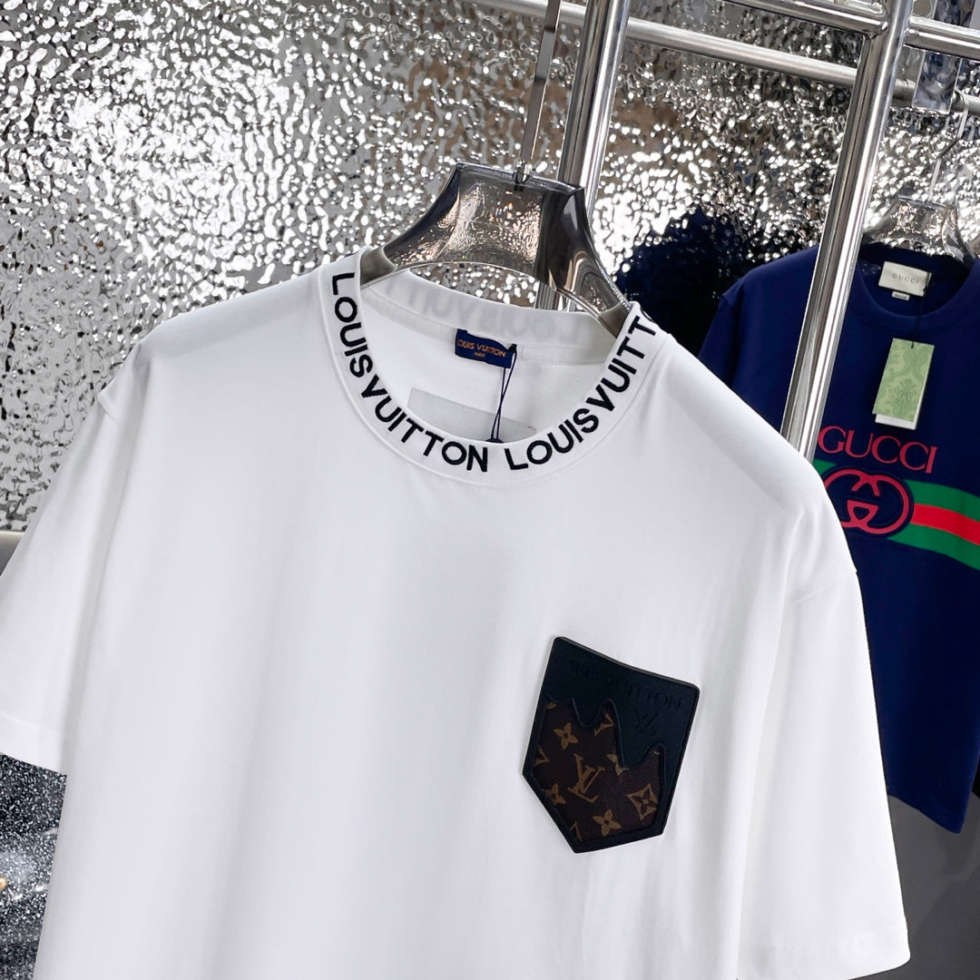 T-shirt à poche en cuir