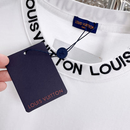 T-shirt à poche en cuir