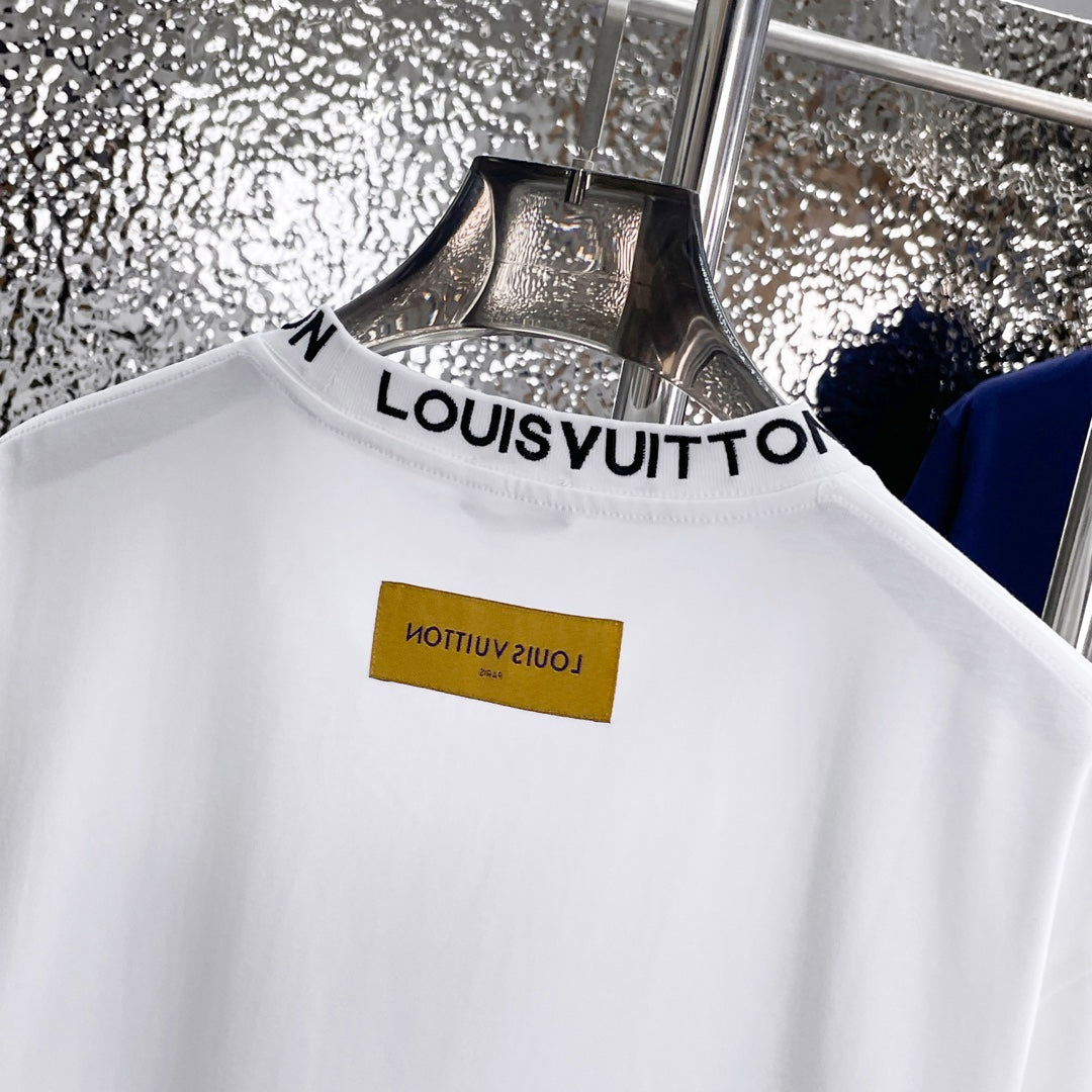 T-shirt à poche en cuir