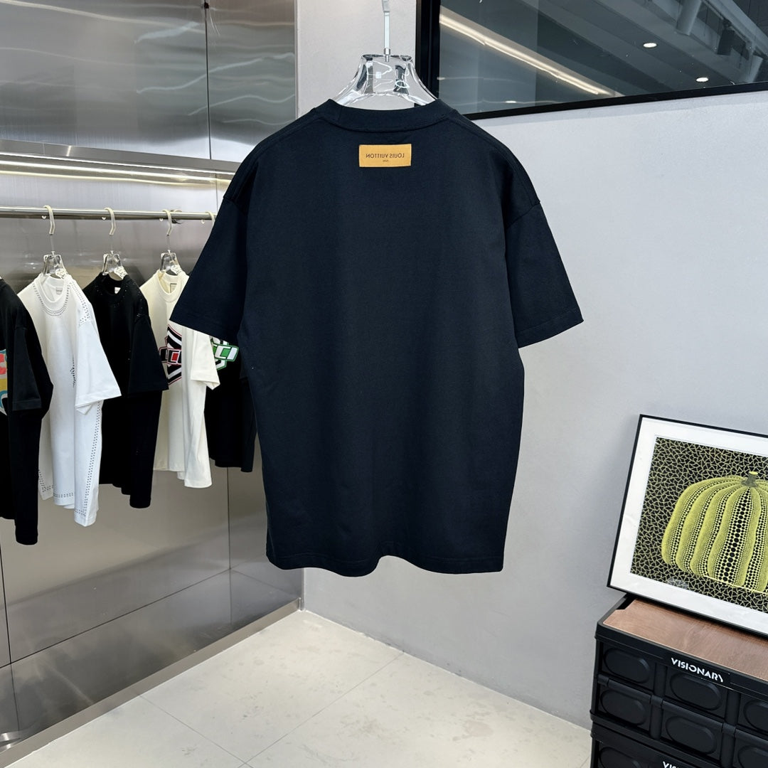 T-shirt à motif lettres graffiti