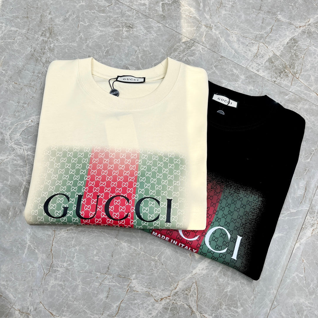 T-shirt imprimé rayé vert et rouge