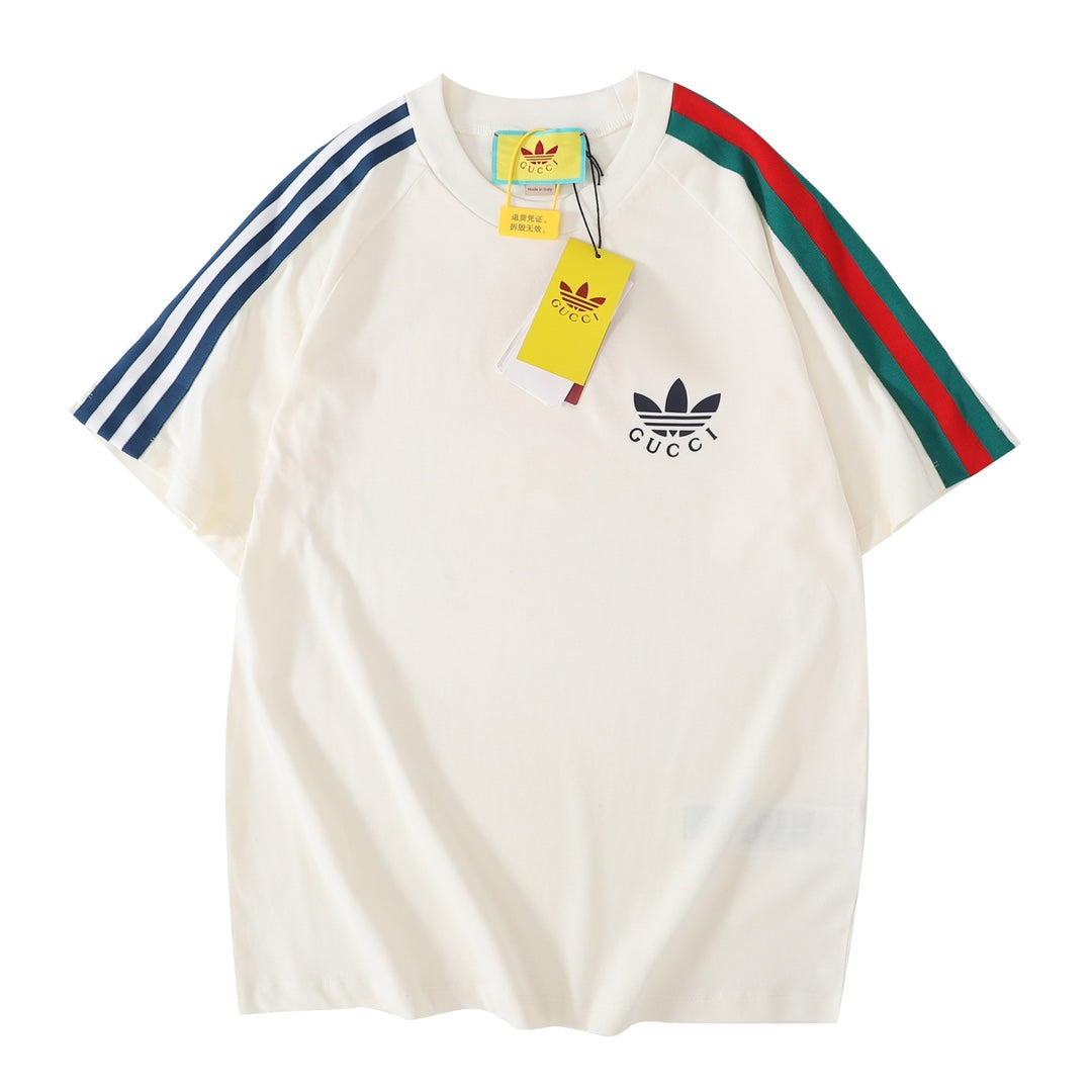 T-shirt à rayures aux épaules