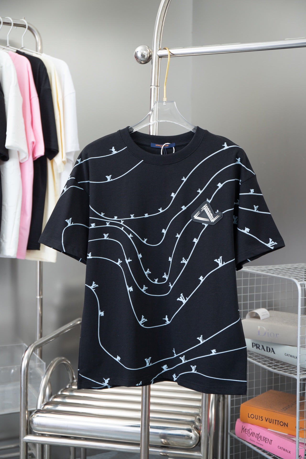 T-shirt imprimé motifs linéaires