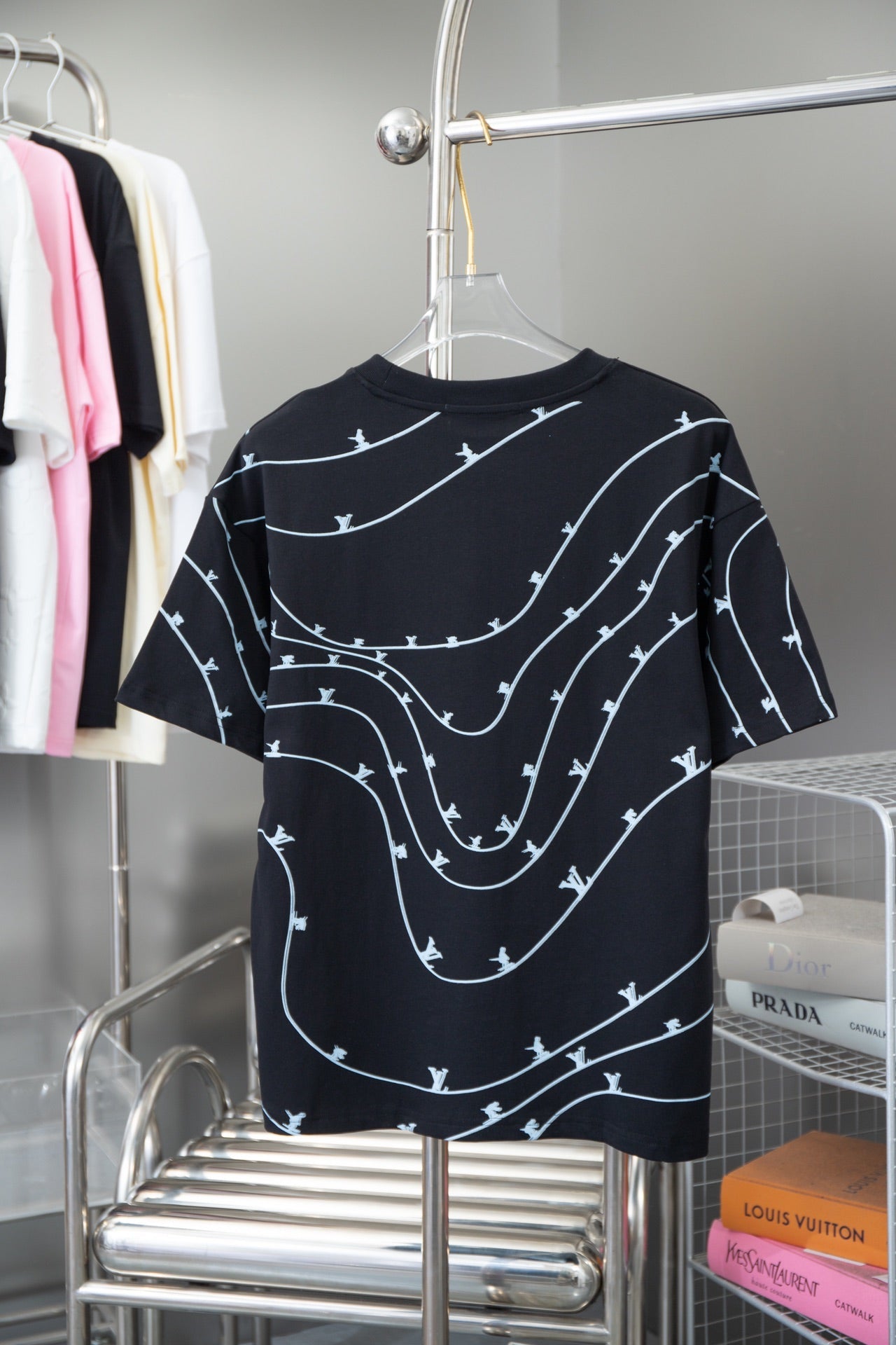 T-shirt imprimé motifs linéaires
