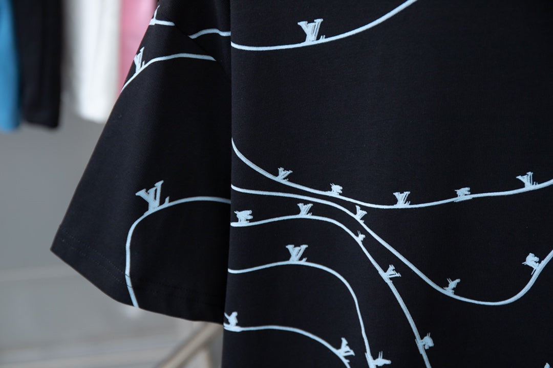 T-shirt imprimé motifs linéaires