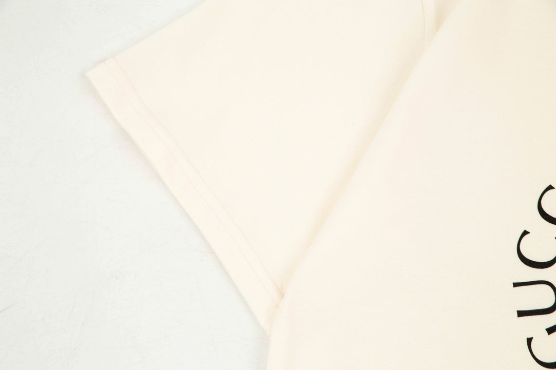 T-shirt beige à imprimé classique